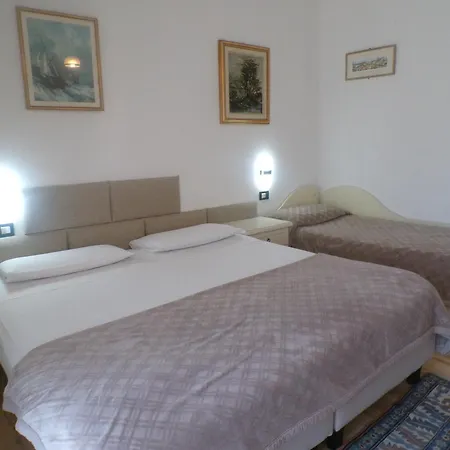 San Marino ホテル 3*